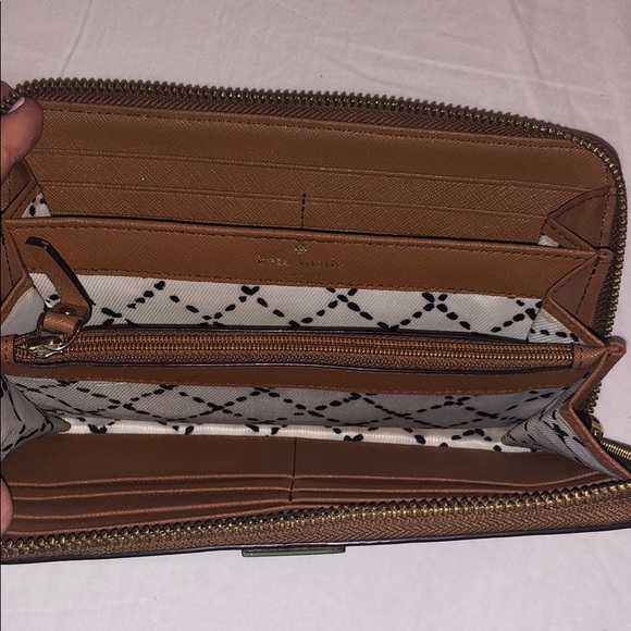 wallet - Picture 2 of 2
